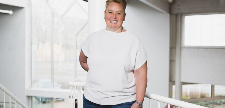 Bettina Epp, Bürokauffrau